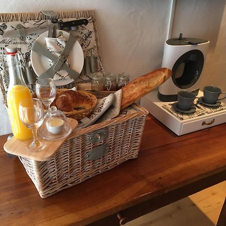 Le 30 Bed and Breakfast Troistorrents Δωμάτιο φωτογραφία